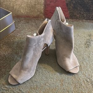 Elegant Pearl Accent Beige / Gray Suede Women's Ankle Booties